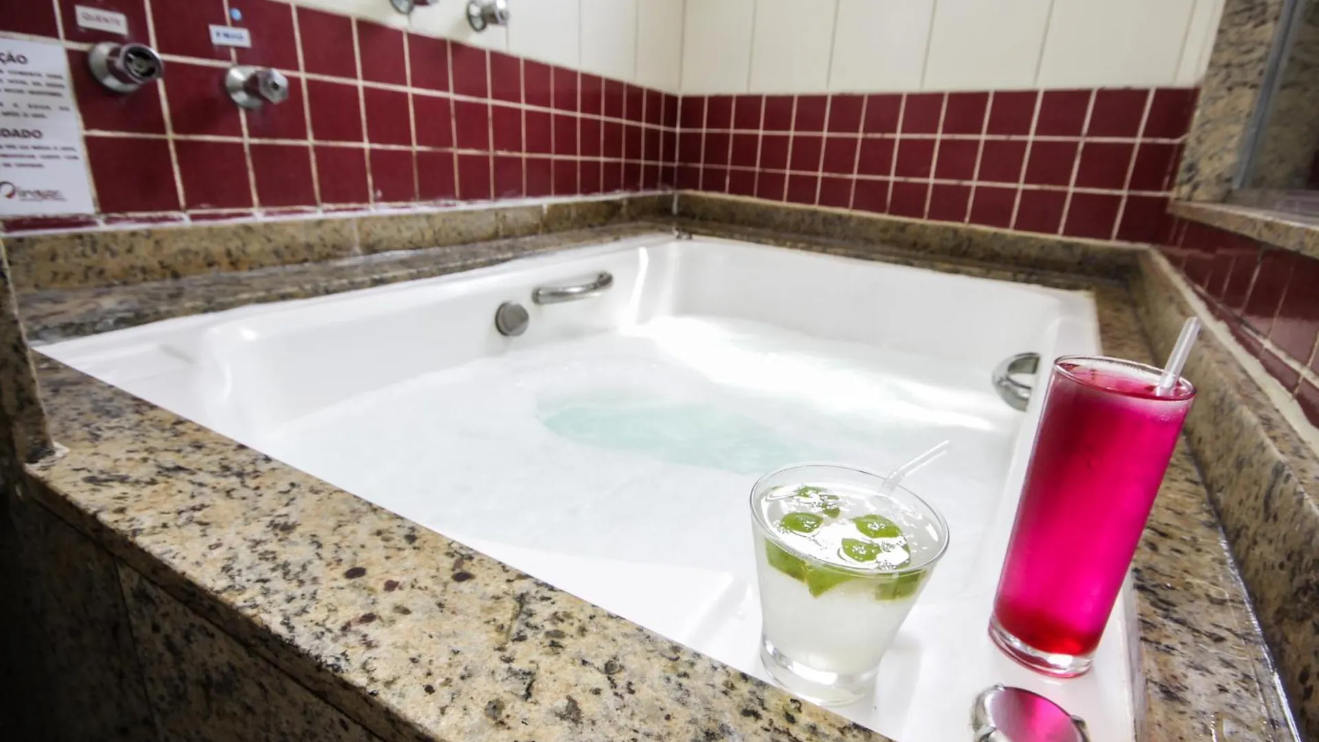 Mirage Motel 瓜卢流斯 酒店