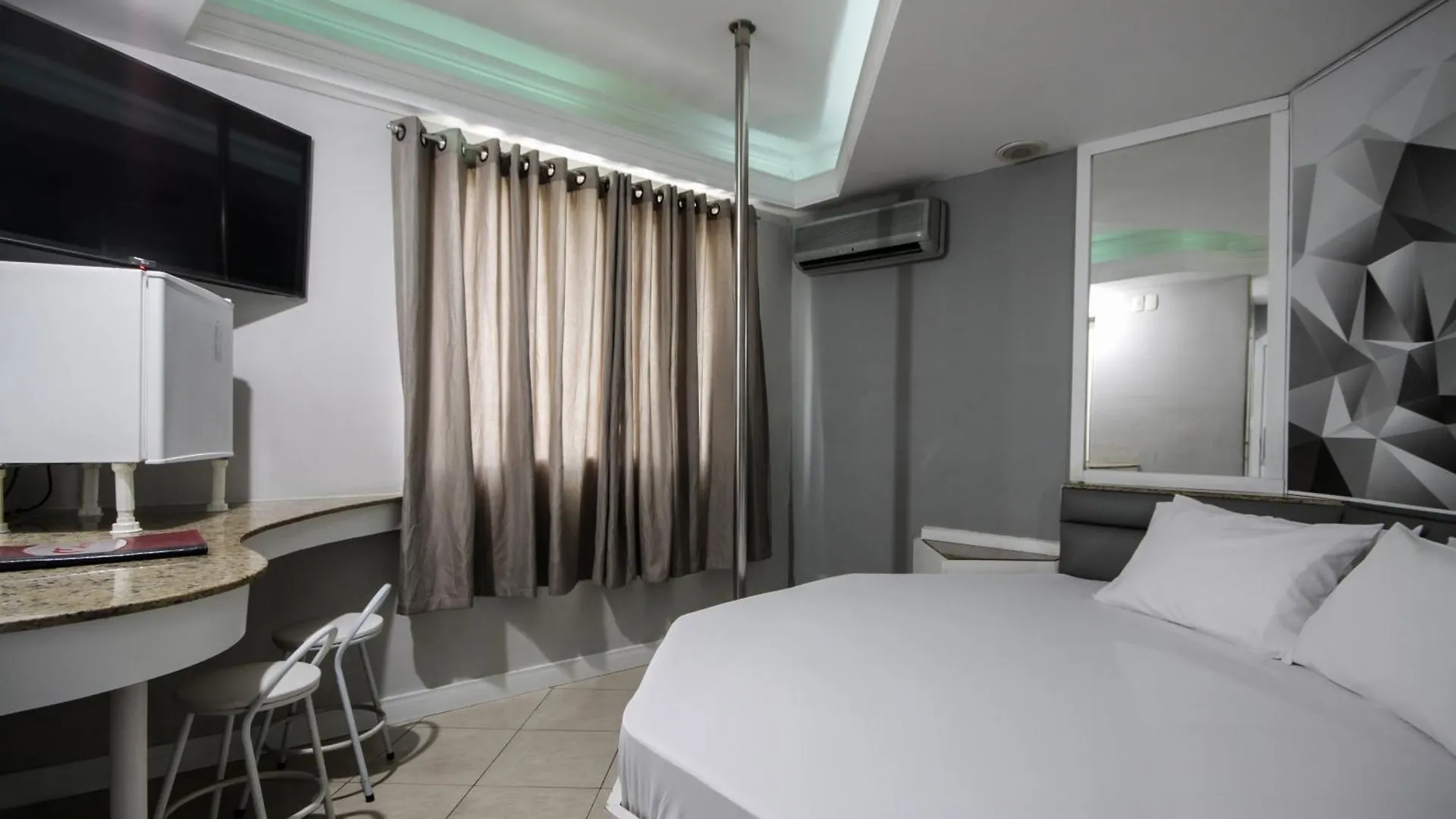 Mirage Motel 瓜卢流斯